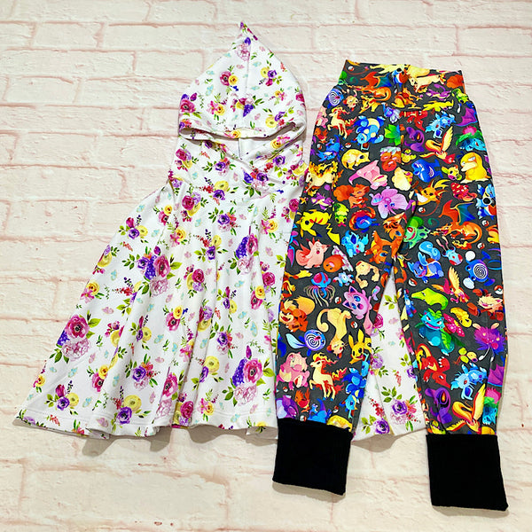 Size Large (6-9y) Winter Poncho - Pretty Flowers