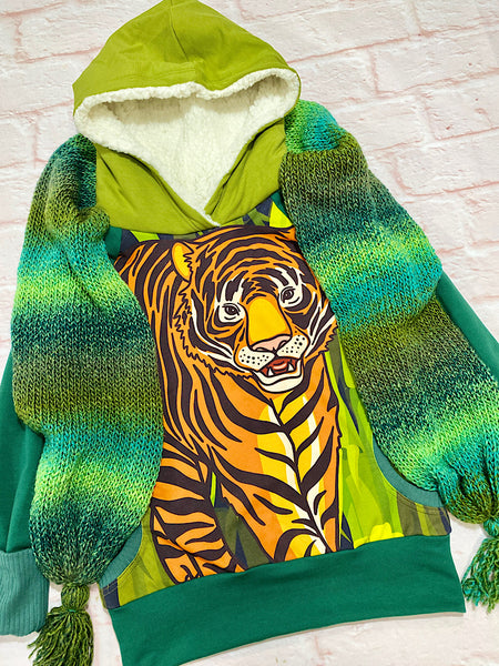 Size Large (6-9y) GWM Jungle Tiger Winter Set