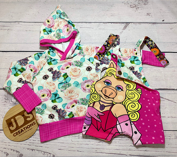 SIZE 12-18m REVERSIBLE Overalls - Floral Piggy